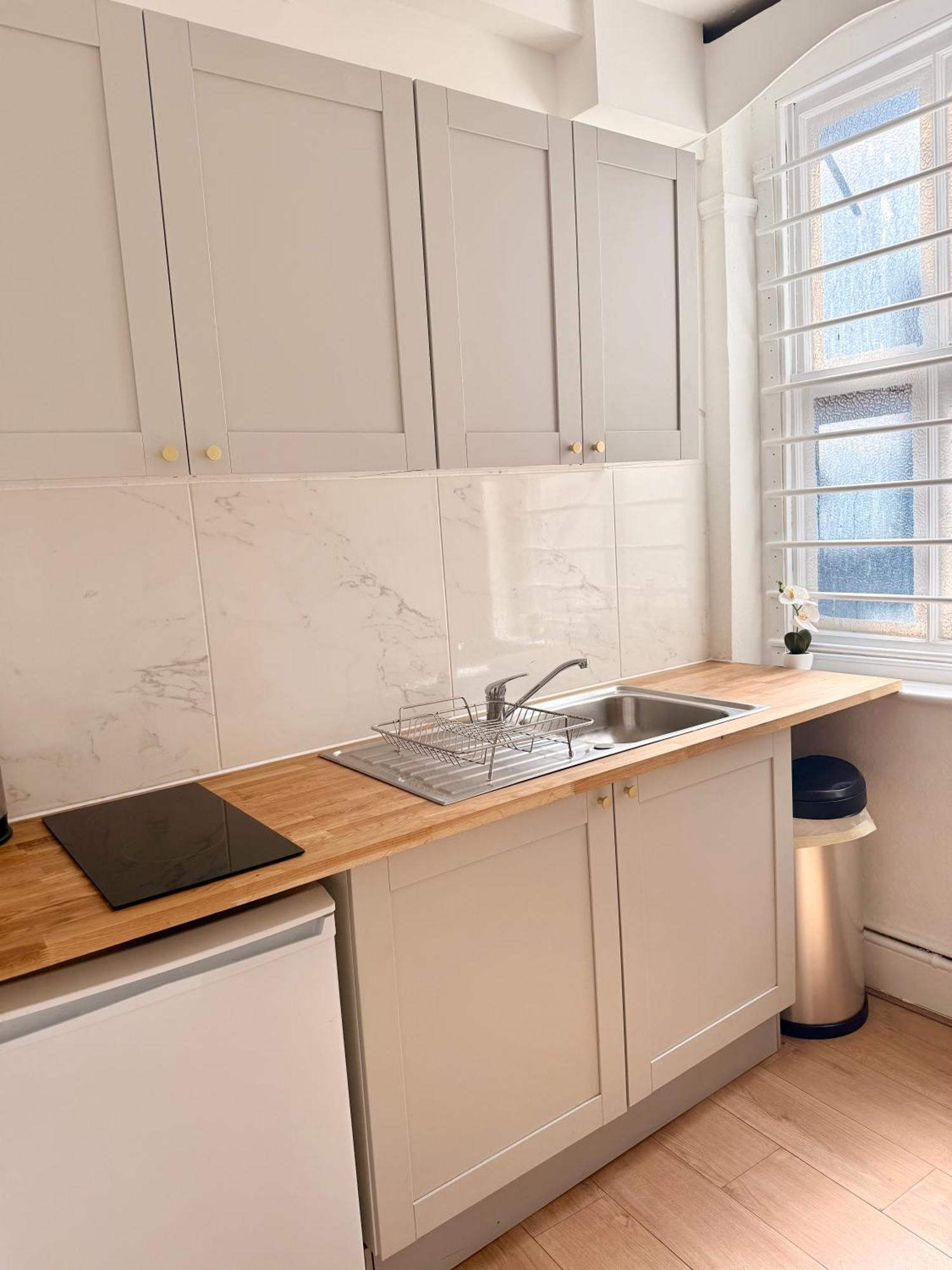 Candy Cafe Apartment London Ngoại thất bức ảnh