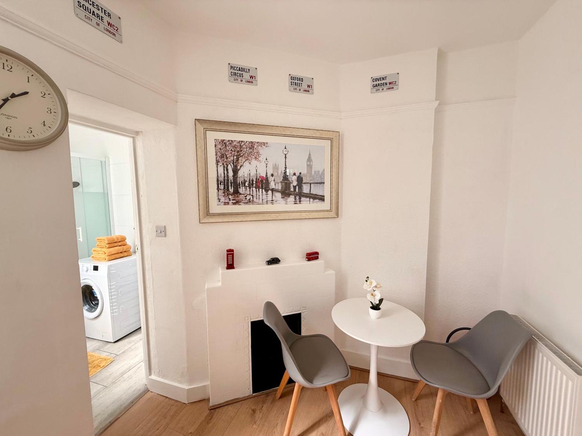 Candy Cafe Apartment London Ngoại thất bức ảnh